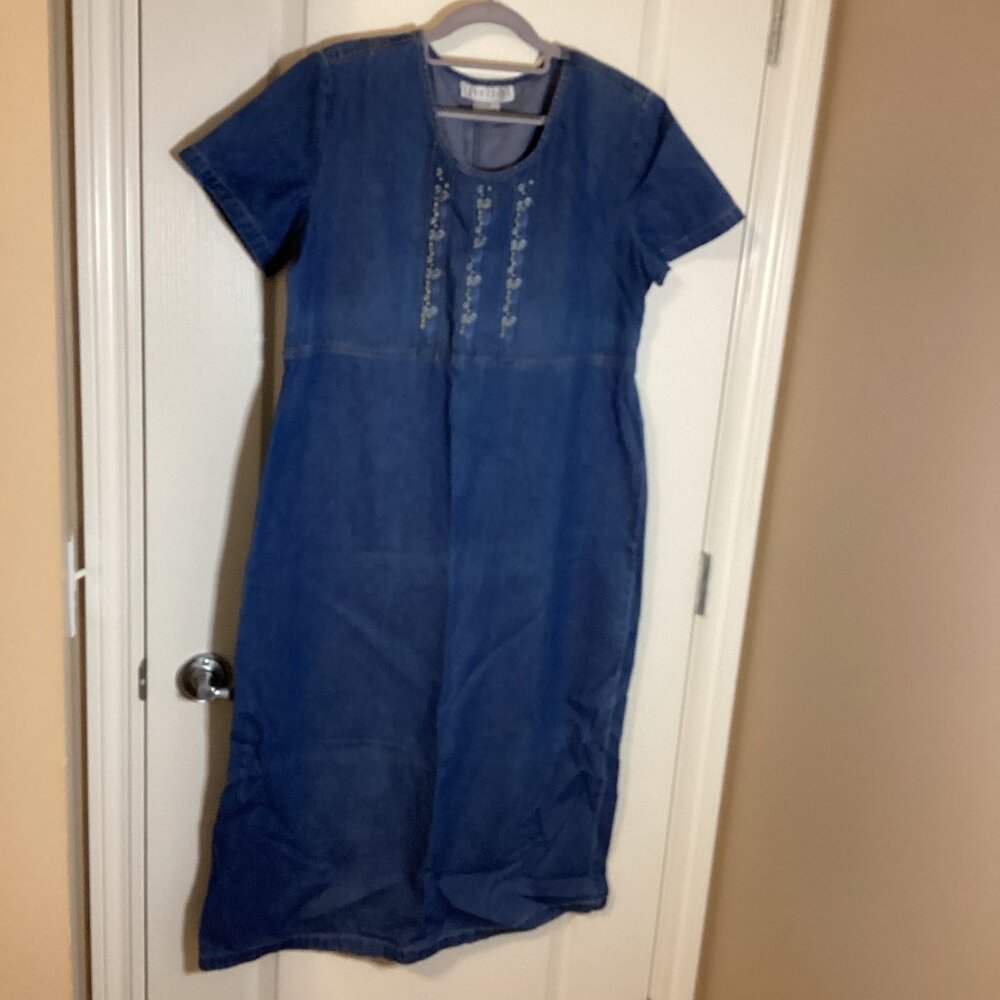 Vintage Uni Mondo Women's Denim Midi Dress Size 14P Short Sleeve  Embroidery